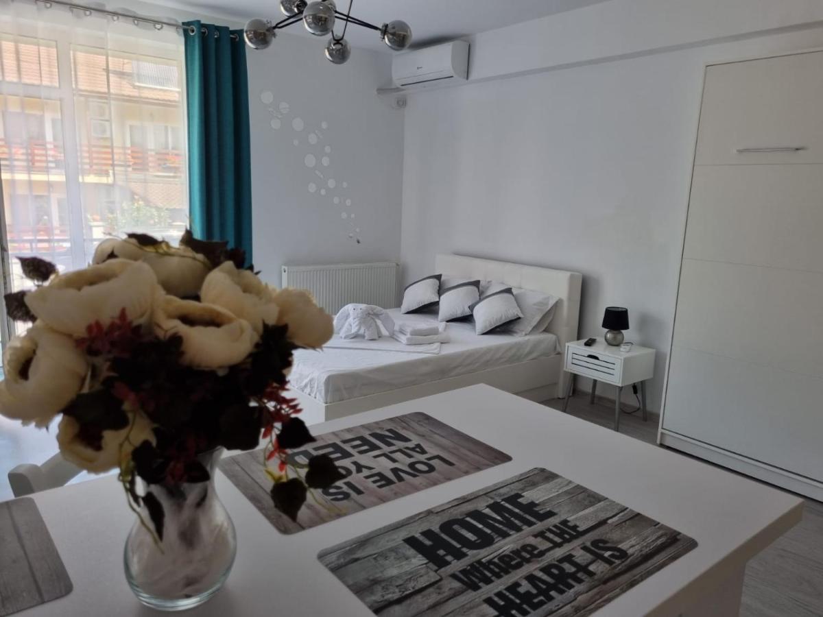 Delux Studio Mamaia Nord Năvodari Buitenkant foto